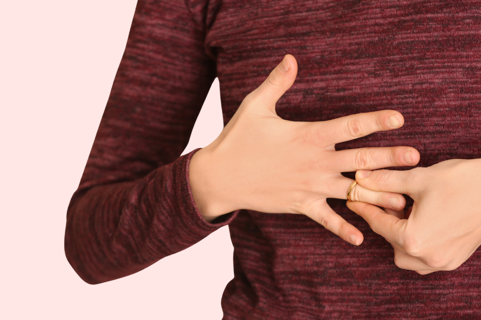 【緊急】指輪が抜けなくなった!知っておきたい原因と5つの外し方 デジレトライターコラム